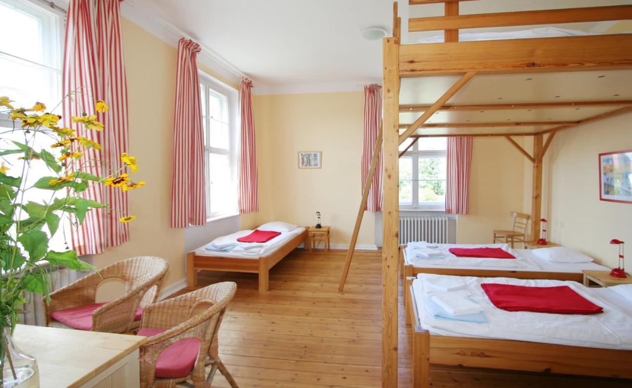 Familien- Und Freizeithotel Gutshaus Petkus Extérieur photo