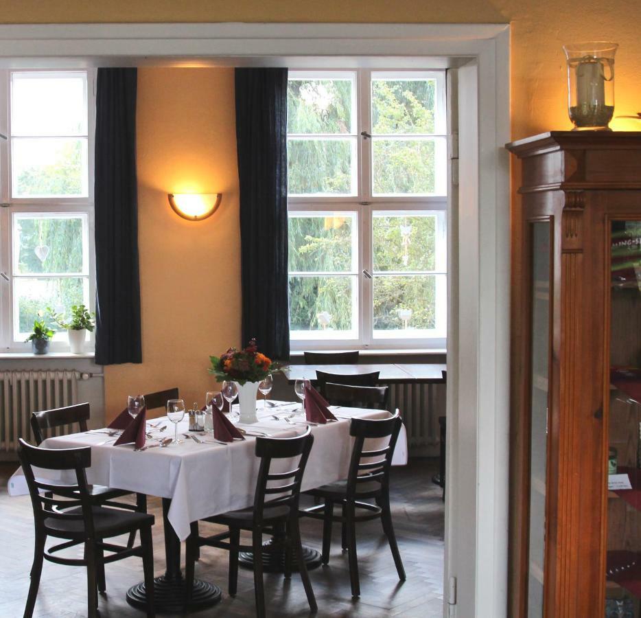 Familien- Und Freizeithotel Gutshaus Petkus Extérieur photo